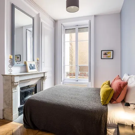 Honore - Barre Apartment
